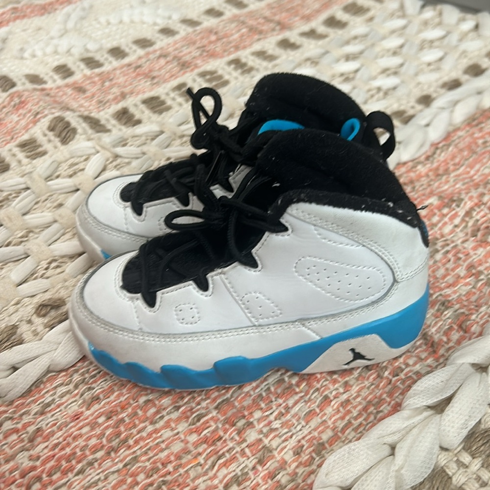 Jordan 9 - Picture 4 of 5